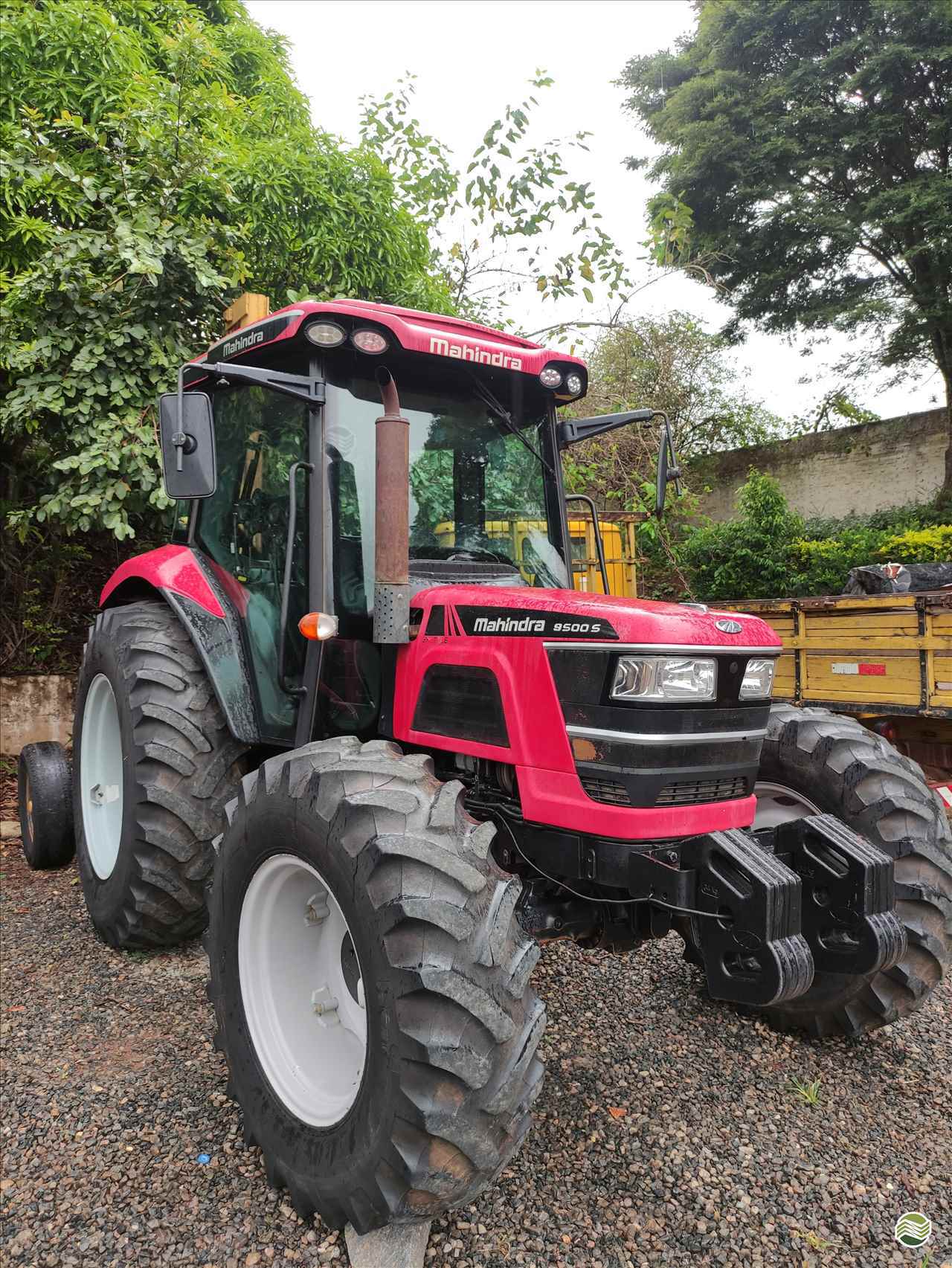 TRATOR MAHINDRA 9500 Tração 4x4 Marcão Tratores UBERABA MINAS GERAIS MG